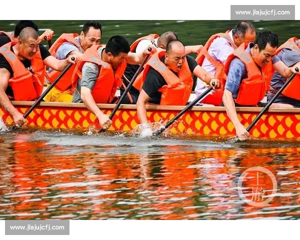 激情飞扬的龙舟竞渡盛况展现传统文化魅力与团队协作精神